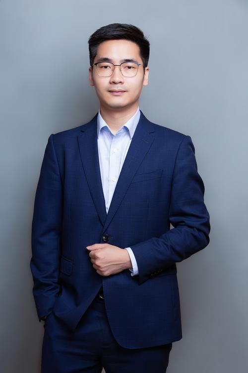 赵艳平 视觉与舞美负责人